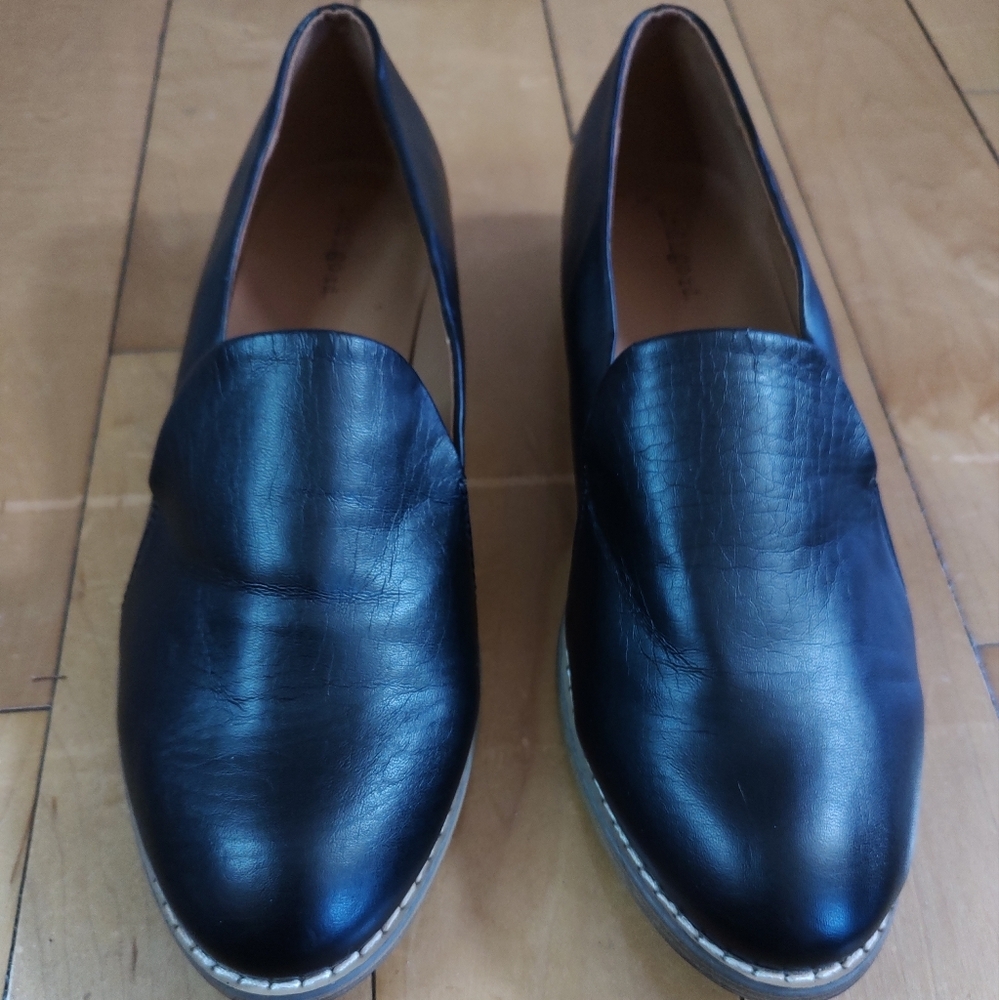 Indigo Rd Irhani Black Vegan Leather Loafers - Picture 2 of 10